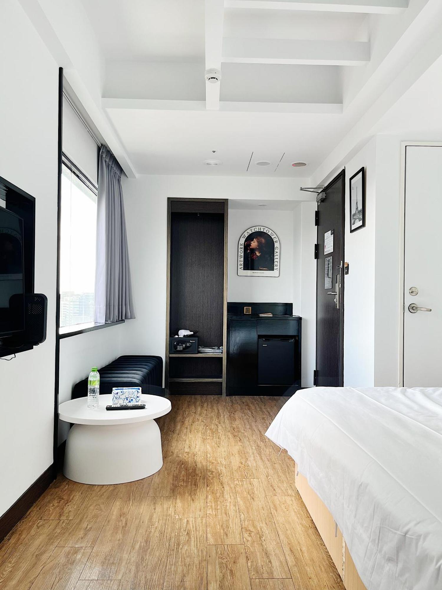 Hermit Dorm Taipei Exterior foto