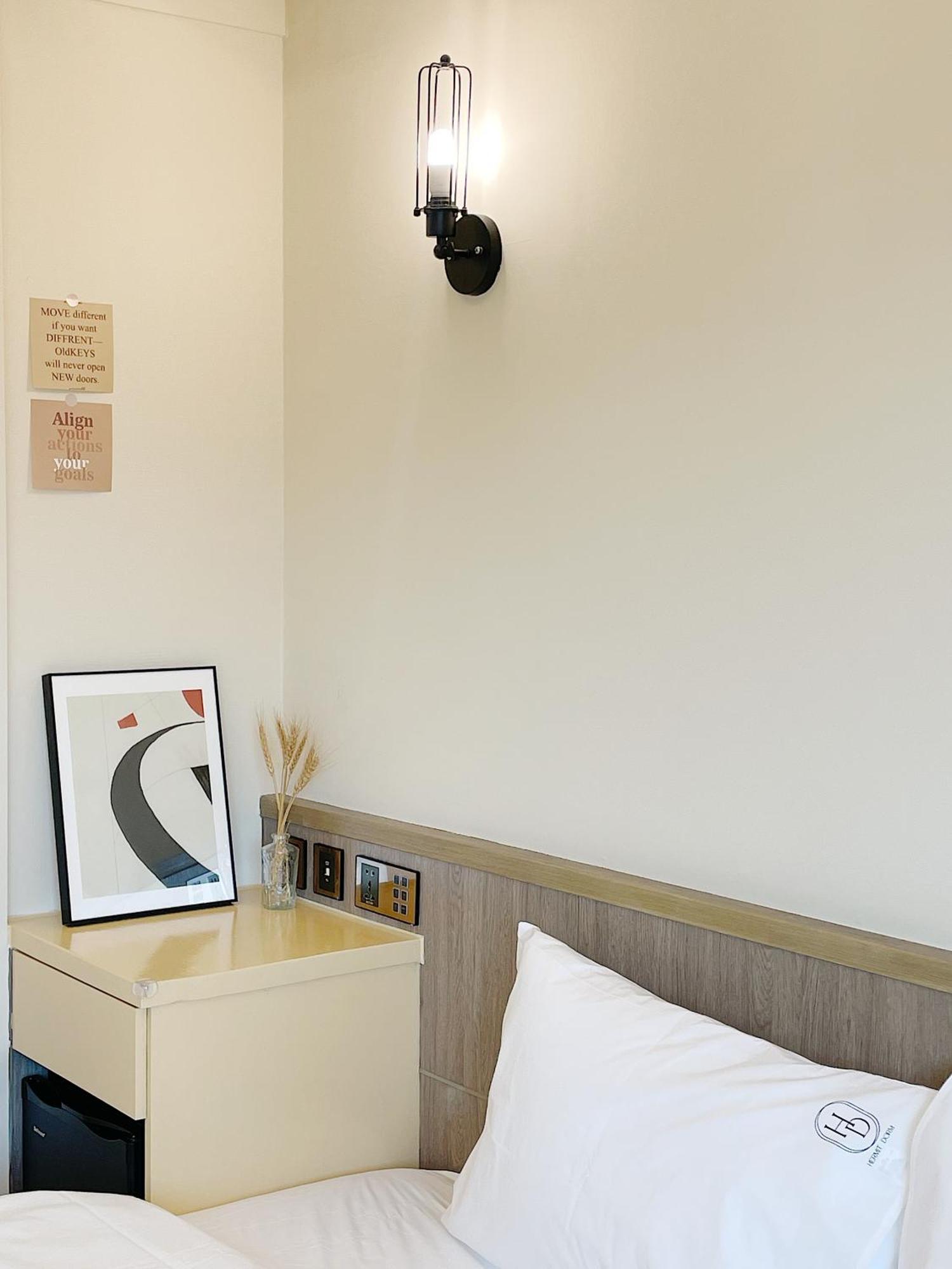 Hermit Dorm Taipei Exterior foto